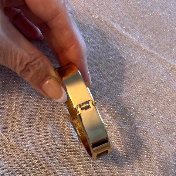 Elegant Gold and Black Bracelet NWOT it’s giving me Hermes vibes. - Picture 8 of 8